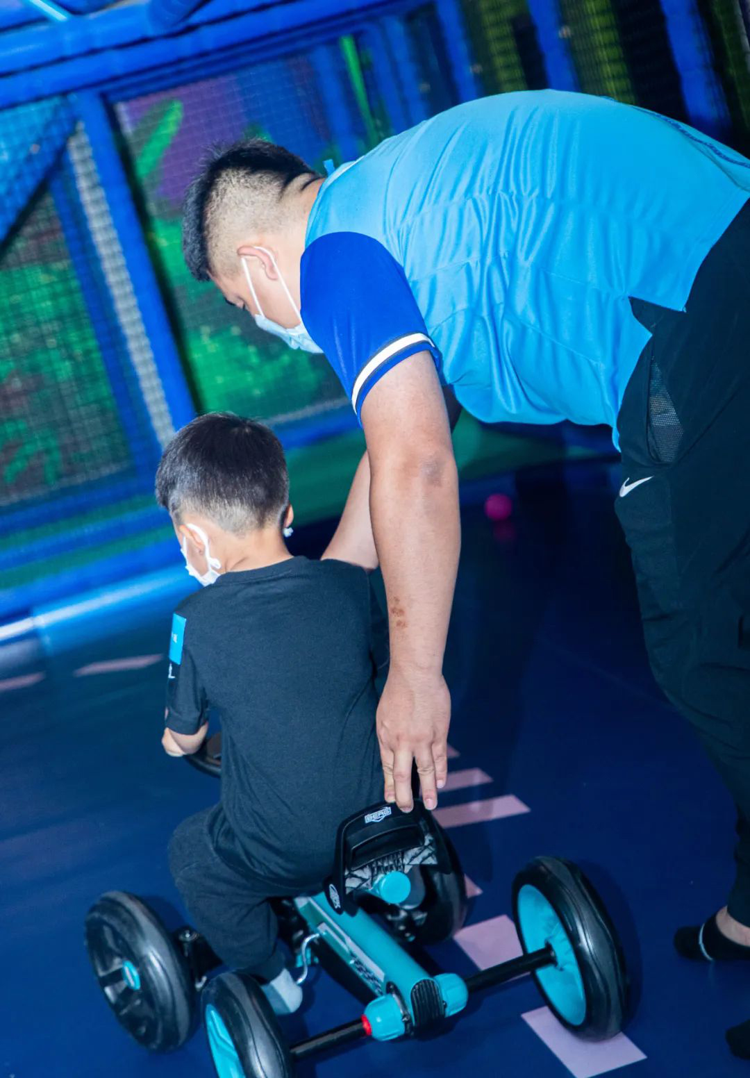 “藍(lán)·創(chuàng)未來”公益線下展覽活動來了一群可愛的藍(lán)精靈 - 第7張 - 會展活動策劃CCASY.COM “藍(lán)·創(chuàng)未來”公益線下展覽活動來了一群可愛的藍(lán)精靈 - 第7張