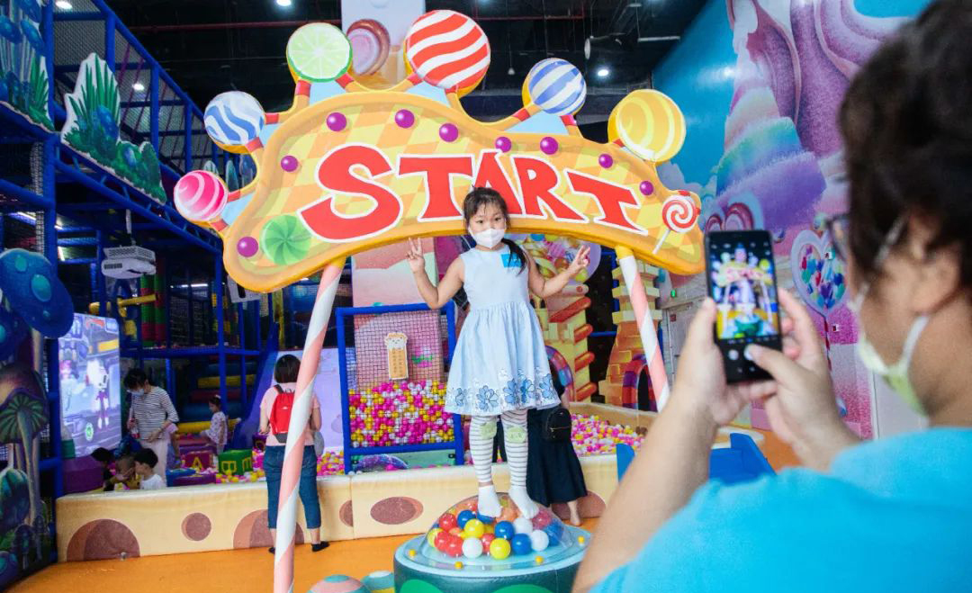 “藍(lán)·創(chuàng)未來”公益線下展覽活動來了一群可愛的藍(lán)精靈 - 第8張 - 會展活動策劃CCASY.COM “藍(lán)·創(chuàng)未來”公益線下展覽活動來了一群可愛的藍(lán)精靈 - 第8張