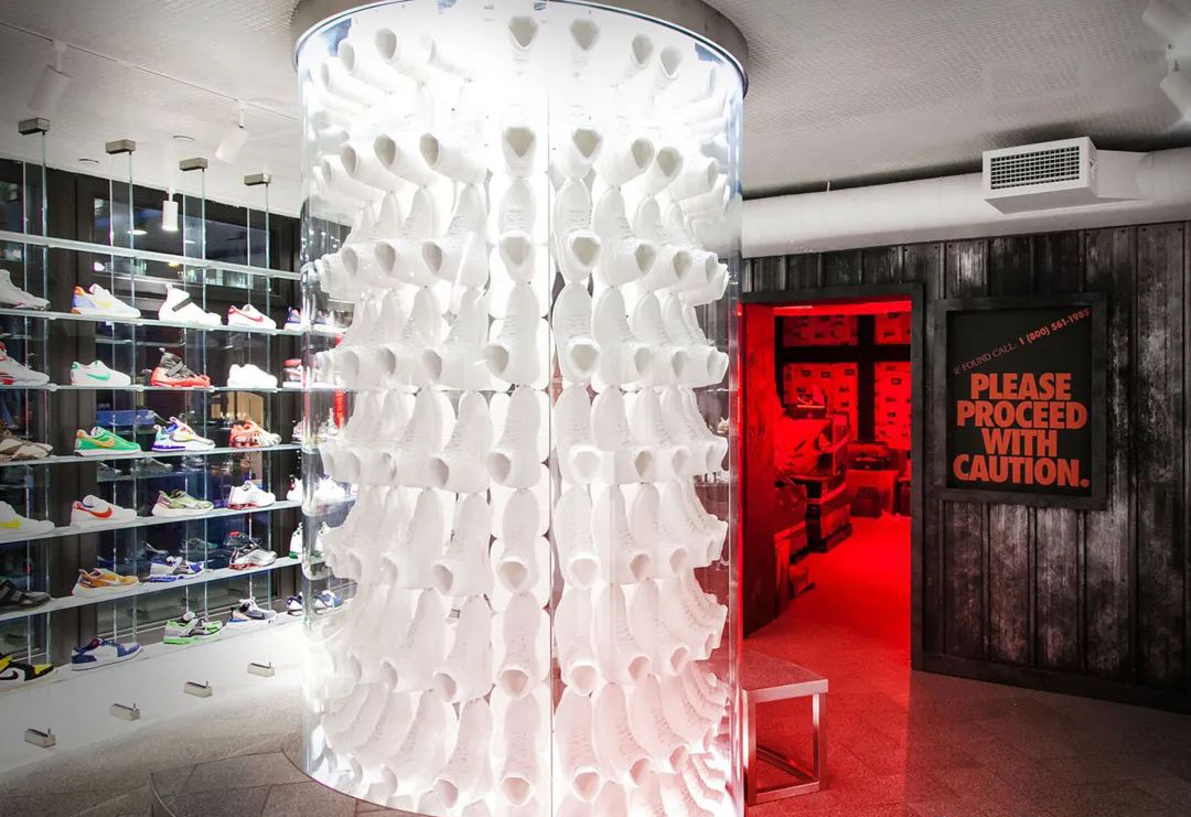 NIKE與STRANGER THINGS聯(lián)名快閃活動策劃的“炸毀”元素夠燃 - 第2張 - 會展活動策劃CCASY.COM NIKE與STRANGER THINGS聯(lián)名快閃活動策劃的“炸毀”元素夠燃 - 第2張