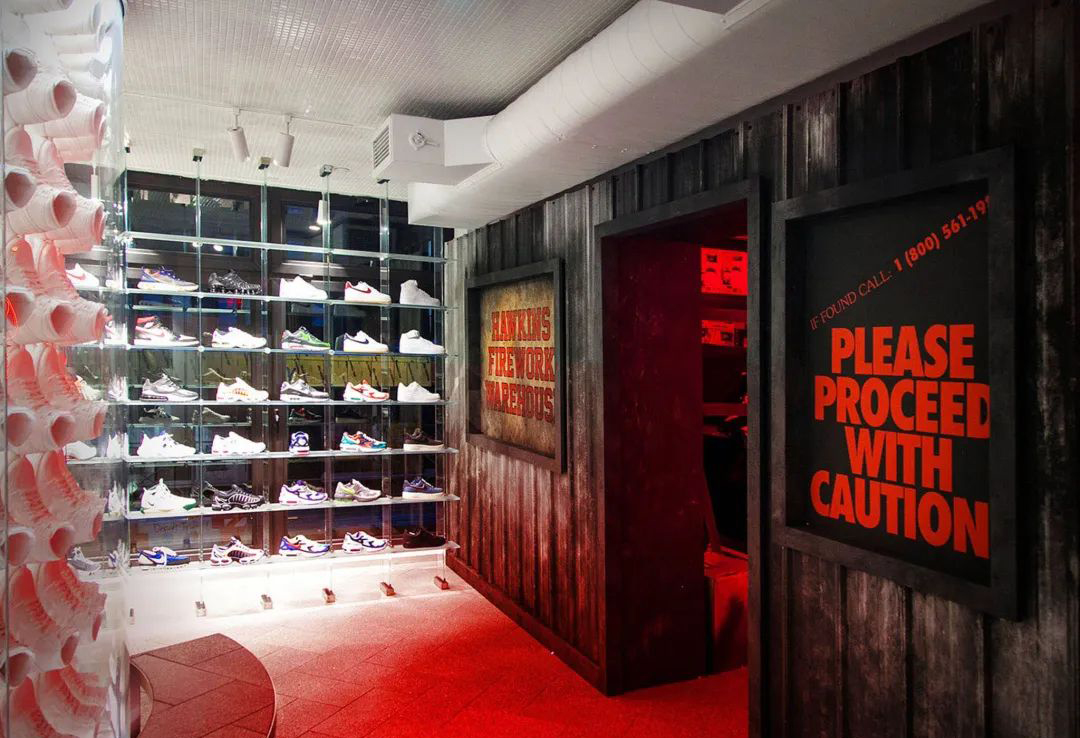 NIKE與STRANGER THINGS聯(lián)名快閃活動策劃的“炸毀”元素夠燃 - 第3張 - 會展活動策劃CCASY.COM NIKE與STRANGER THINGS聯(lián)名快閃活動策劃的“炸毀”元素夠燃 - 第3張