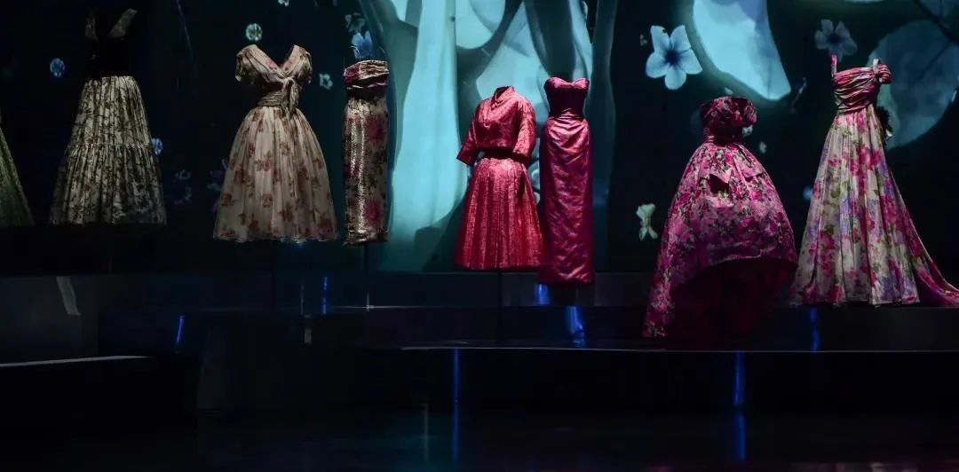 法國(guó)Dior70周年巡回展覽活動(dòng)策劃帶來(lái)了史上250件精美作品 - 第8張 - 會(huì)展活動(dòng)策劃CCASY.COM 法國(guó)Dior70周年巡回展覽活動(dòng)策劃帶來(lái)了史上250件精美作品 - 第8張