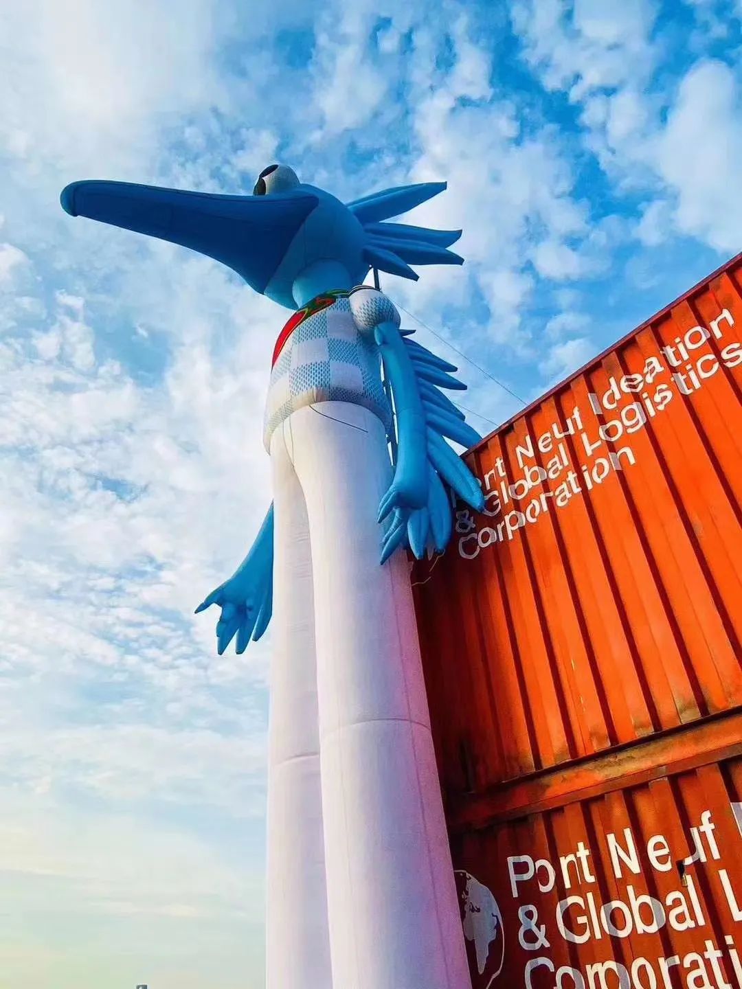 LV2021漂流瓶主題男裝春夏發(fā)布會活動策劃的吉祥物氣模挺萌的 - 第4張 - 會展活動策劃CCASY.COM LV2021漂流瓶主題男裝春夏發(fā)布會活動策劃的吉祥物氣模挺萌的 - 第4張