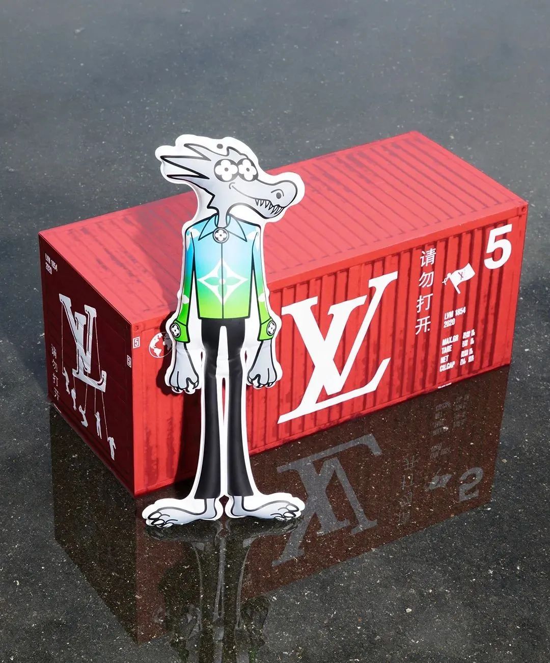 LV2021漂流瓶主題男裝春夏發(fā)布會活動策劃的吉祥物氣模挺萌的 - 第17張 - 會展活動策劃CCASY.COM LV2021漂流瓶主題男裝春夏發(fā)布會活動策劃的吉祥物氣模挺萌的 - 第17張