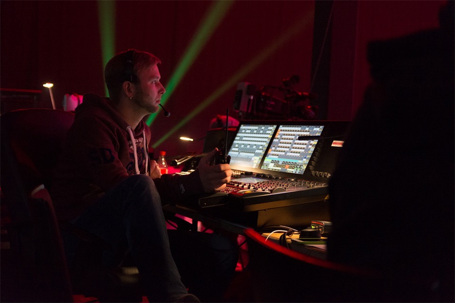 德國彩虹廣播獎活動策劃的舞美照明帶來了震撼的視覺效果 - 第5張 - 會展活動策劃CCASY.COM 德國彩虹廣播獎活動策劃的舞美照明帶來了震撼的視覺效果 - 第5張