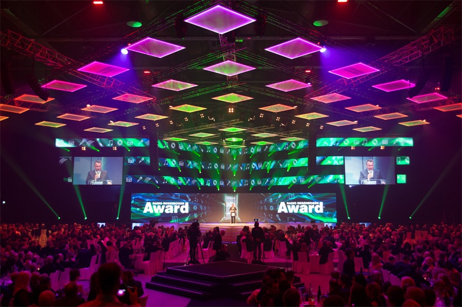 德國彩虹廣播獎活動策劃的舞美照明帶來了震撼的視覺效果 - 第11張 - 會展活動策劃CCASY.COM 德國彩虹廣播獎活動策劃的舞美照明帶來了震撼的視覺效果 - 第11張