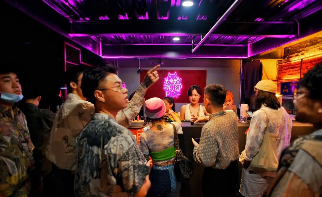 2020這場「黃色」女孩夏日派對活動策劃燃起了青年們躁動的心 - 第6張 - 會展活動策劃CCASY.COM 2020這場「黃色」女孩夏日派對活動策劃燃起了青年們躁動的心 - 第6張