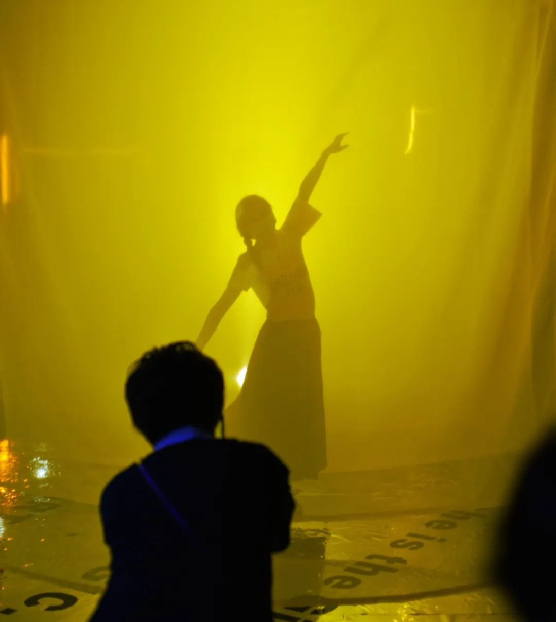 2020這場「黃色」女孩夏日派對活動策劃燃起了青年們躁動的心 - 第15張 - 會展活動策劃CCASY.COM 2020這場「黃色」女孩夏日派對活動策劃燃起了青年們躁動的心 - 第15張