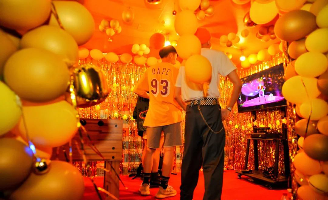 2020這場「黃色」女孩夏日派對活動策劃燃起了青年們躁動的心 - 第33張 - 會展活動策劃CCASY.COM 2020這場「黃色」女孩夏日派對活動策劃燃起了青年們躁動的心 - 第33張