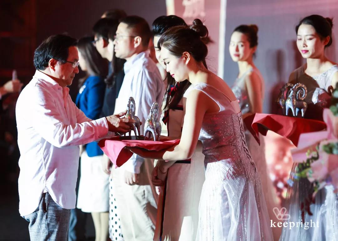 “精進(jìn)到卓越”——?jiǎng)P藍(lán)企業(yè)供應(yīng)商大會(huì) - 第30張 - 會(huì)展活動(dòng)策劃CCASY.COM “精進(jìn)到卓越”——?jiǎng)P藍(lán)企業(yè)供應(yīng)商大會(huì) - 第30張