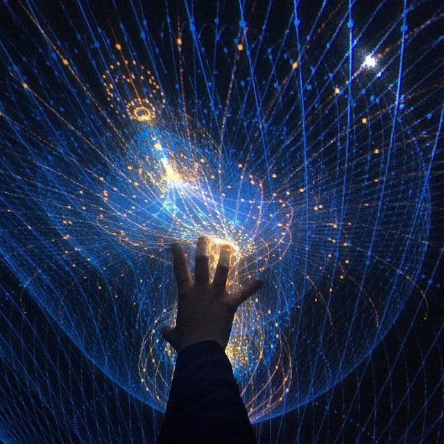 聽說這個時空交互式展覽活動策劃的裝置看起來像膜的洞穴 - 第1張 - 會展活動策劃CCASY.COM 聽說這個時空交互式展覽活動策劃的裝置看起來像膜的洞穴 - 第1張