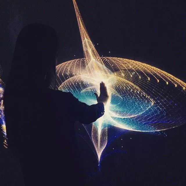 聽說這個時空交互式展覽活動策劃的裝置看起來像膜的洞穴 - 第4張 - 會展活動策劃CCASY.COM 聽說這個時空交互式展覽活動策劃的裝置看起來像膜的洞穴 - 第4張