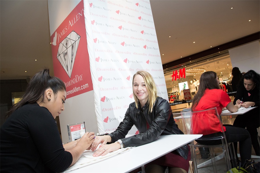 哥倫布環(huán)島的在線珠寶零售品牌線下快閃店活動(dòng)策劃太浪漫了 - 第9張 - 會(huì)展活動(dòng)策劃CCASY.COM 哥倫布環(huán)島的在線珠寶零售品牌線下快閃店活動(dòng)策劃太浪漫了 - 第9張