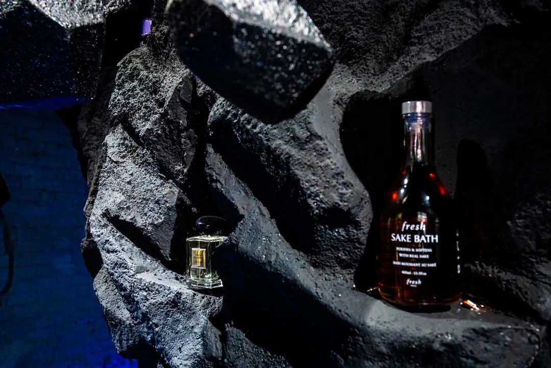 賽博朋克的快閃活動(dòng)策劃要你欣賞星球墜入地球的平行宇宙世界 - 第4張 - 會(huì)展活動(dòng)策劃CCASY.COM 賽博朋克的快閃活動(dòng)策劃要你欣賞星球墜入地球的平行宇宙世界 - 第4張