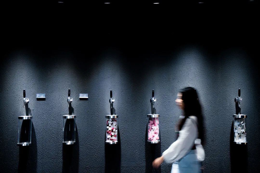 賽博朋克的快閃活動(dòng)策劃要你欣賞星球墜入地球的平行宇宙世界 - 第7張 - 會(huì)展活動(dòng)策劃CCASY.COM 賽博朋克的快閃活動(dòng)策劃要你欣賞星球墜入地球的平行宇宙世界 - 第7張