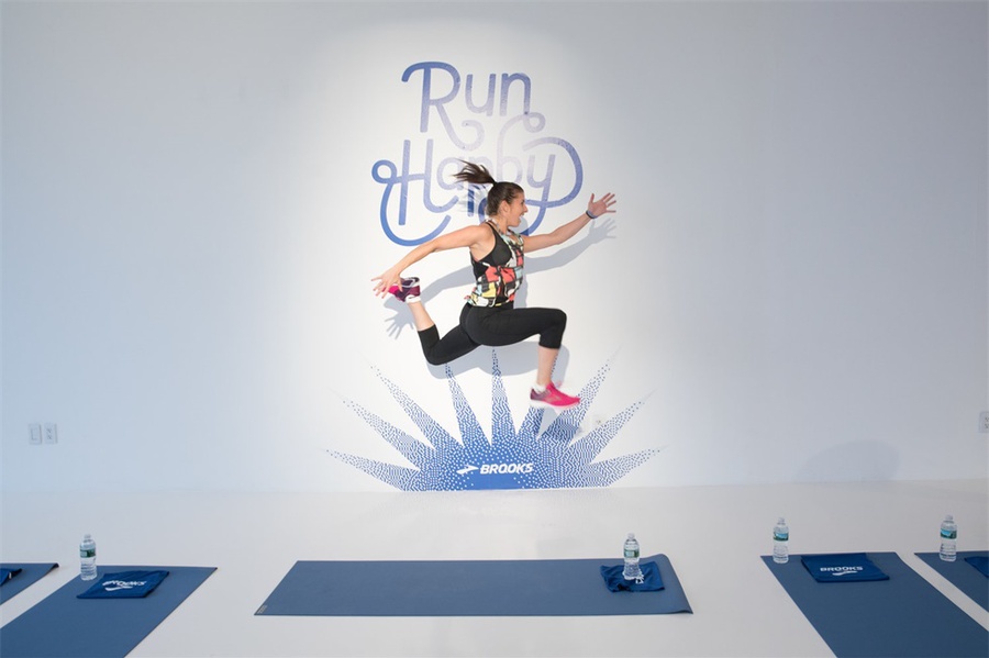 布魯克斯秋季媒體發(fā)布會(huì)活動(dòng)策劃的粒子爆裂入口歡迎墻蠻有趣的 - 第4張 - 會(huì)展活動(dòng)策劃CCASY.COM 布魯克斯秋季媒體發(fā)布會(huì)活動(dòng)策劃的粒子爆裂入口歡迎墻蠻有趣的 - 第4張