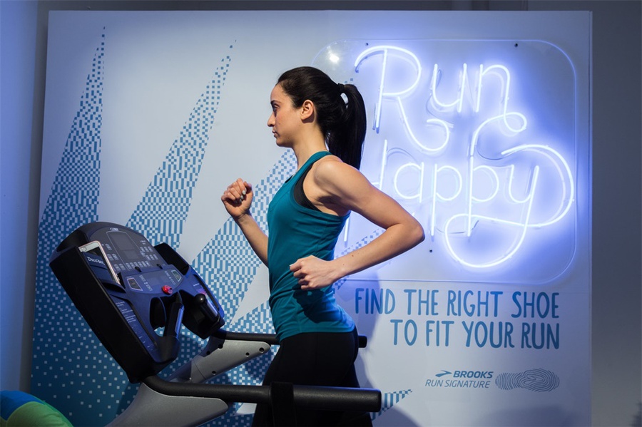 布魯克斯秋季媒體發(fā)布會(huì)活動(dòng)策劃的粒子爆裂入口歡迎墻蠻有趣的 - 第5張 - 會(huì)展活動(dòng)策劃CCASY.COM 布魯克斯秋季媒體發(fā)布會(huì)活動(dòng)策劃的粒子爆裂入口歡迎墻蠻有趣的 - 第5張