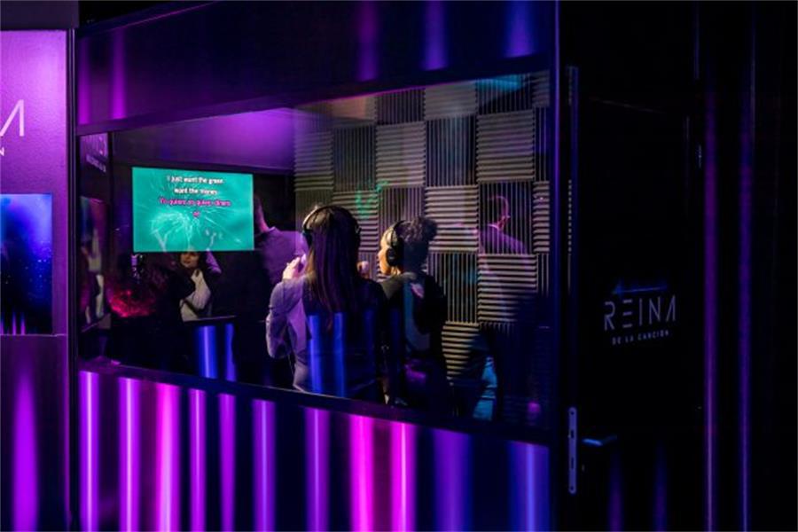 媒體視頻類(lèi)產(chǎn)品推介會(huì)活動(dòng)策劃連最礙事的珠子都變得十分炫酷 - 第24張 - 會(huì)展活動(dòng)策劃CCASY.COM 媒體視頻類(lèi)產(chǎn)品推介會(huì)活動(dòng)策劃連最礙事的珠子都變得十分炫酷 - 第24張