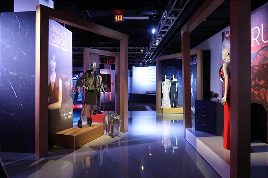 媒體視頻類(lèi)產(chǎn)品推介會(huì)活動(dòng)策劃連最礙事的珠子都變得十分炫酷 - 第27張 - 會(huì)展活動(dòng)策劃CCASY.COM 媒體視頻類(lèi)產(chǎn)品推介會(huì)活動(dòng)策劃連最礙事的珠子都變得十分炫酷 - 第27張