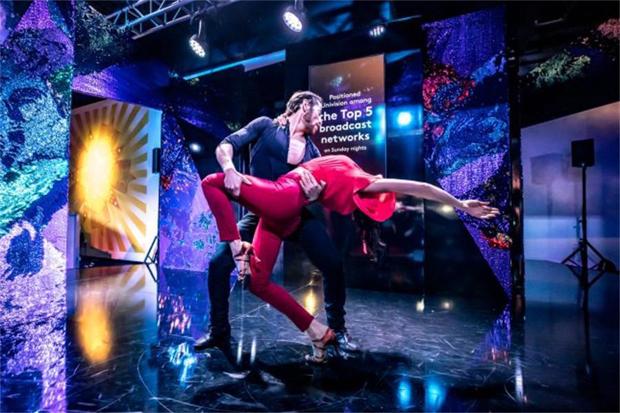 媒體視頻類(lèi)產(chǎn)品推介會(huì)活動(dòng)策劃連最礙事的珠子都變得十分炫酷 - 第32張 - 會(huì)展活動(dòng)策劃CCASY.COM 媒體視頻類(lèi)產(chǎn)品推介會(huì)活動(dòng)策劃連最礙事的珠子都變得十分炫酷 - 第32張