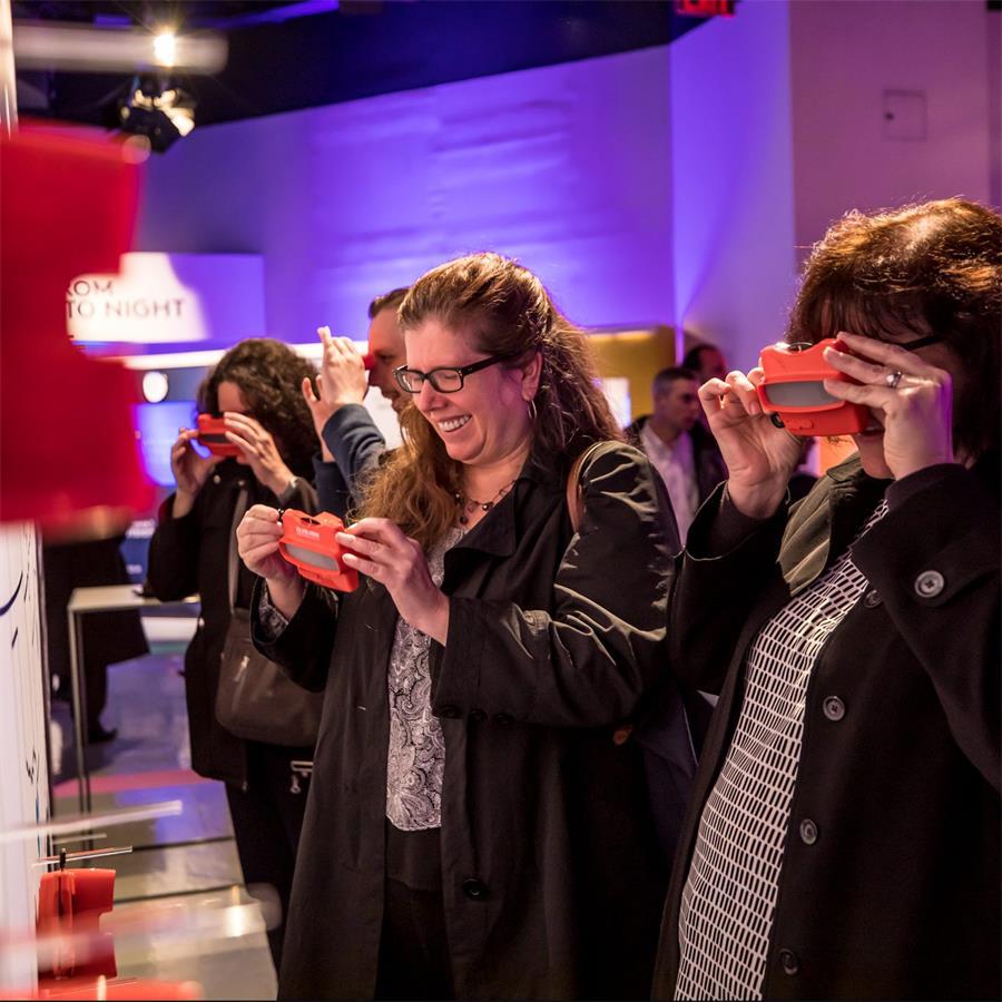 媒體視頻類(lèi)產(chǎn)品推介會(huì)活動(dòng)策劃連最礙事的珠子都變得十分炫酷 - 第33張 - 會(huì)展活動(dòng)策劃CCASY.COM 媒體視頻類(lèi)產(chǎn)品推介會(huì)活動(dòng)策劃連最礙事的珠子都變得十分炫酷 - 第33張