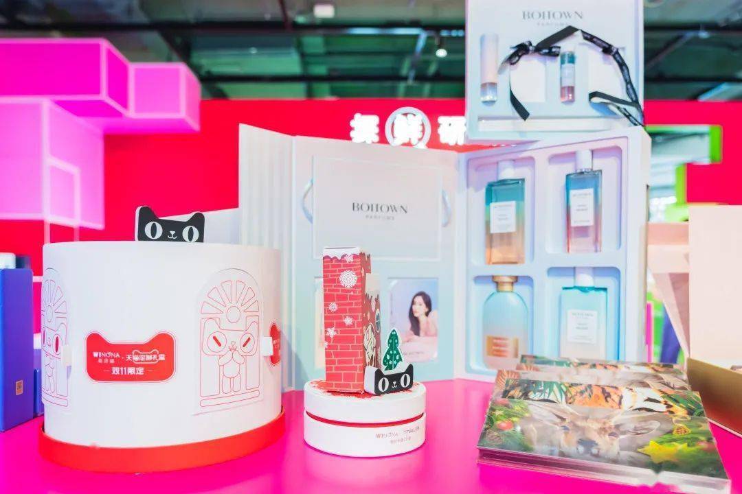 天貓雙十一預售選品快閃店活動策劃滿屏的珊瑚紅太震撼了 - 第30張 - 會展活動策劃CCASY.COM 天貓雙十一預售選品快閃店活動策劃滿屏的珊瑚紅太震撼了 - 第30張