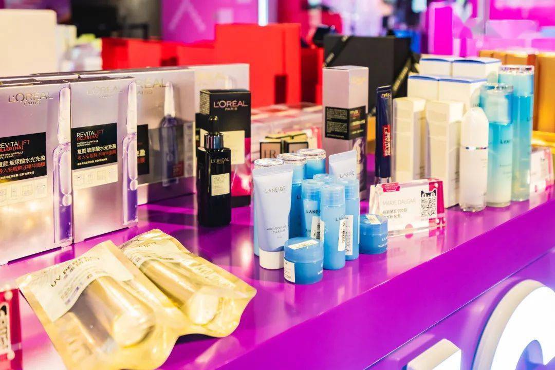 天貓雙十一預售選品快閃店活動策劃滿屏的珊瑚紅太震撼了 - 第32張 - 會展活動策劃CCASY.COM 天貓雙十一預售選品快閃店活動策劃滿屏的珊瑚紅太震撼了 - 第32張