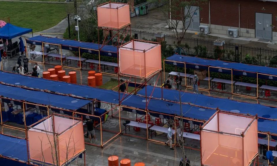 百年歷史建筑包圍中的快閃市集活動策劃是現(xiàn)代與古典的對比并置 - 第14張 - 會展活動策劃CCASY.COM 百年歷史建筑包圍中的快閃市集活動策劃是現(xiàn)代與古典的對比并置 - 第14張