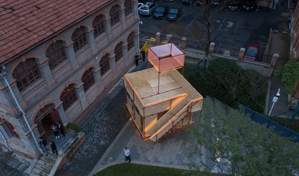 百年歷史建筑包圍中的快閃市集活動策劃是現(xiàn)代與古典的對比并置 - 第19張 - 會展活動策劃CCASY.COM 百年歷史建筑包圍中的快閃市集活動策劃是現(xiàn)代與古典的對比并置 - 第19張