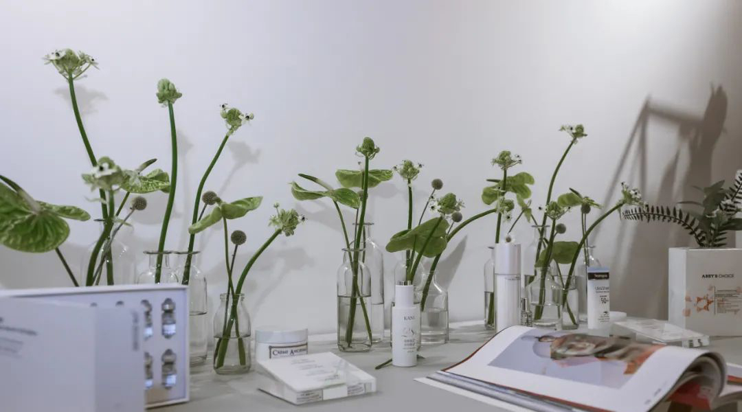 美妝界奧斯卡的嘉人百大賞展覽活動策劃展現(xiàn)了女性的美麗秘密 - 第14張 - 會展活動策劃CCASY.COM 美妝界奧斯卡的嘉人百大賞展覽活動策劃展現(xiàn)了女性的美麗秘密 - 第14張