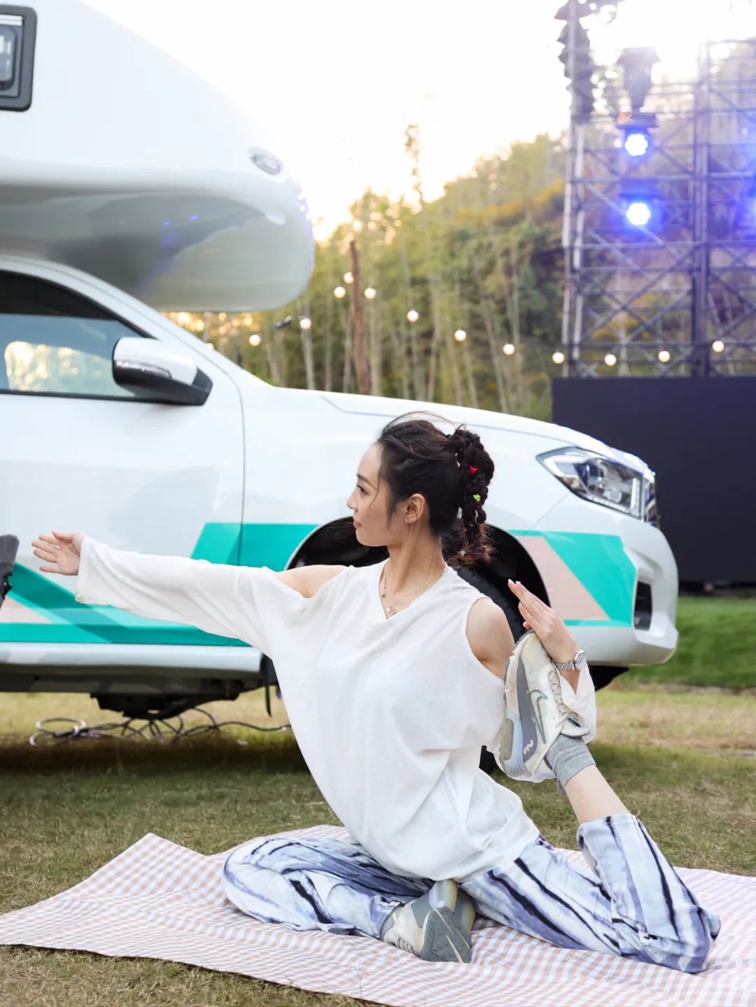 上汽大通的房車發(fā)布會(huì)活動(dòng)策劃了一場(chǎng)沉浸式的全系房車活動(dòng) - 第12張 - 會(huì)展活動(dòng)策劃CCASY.COM 上汽大通的房車發(fā)布會(huì)活動(dòng)策劃了一場(chǎng)沉浸式的全系房車活動(dòng) - 第12張