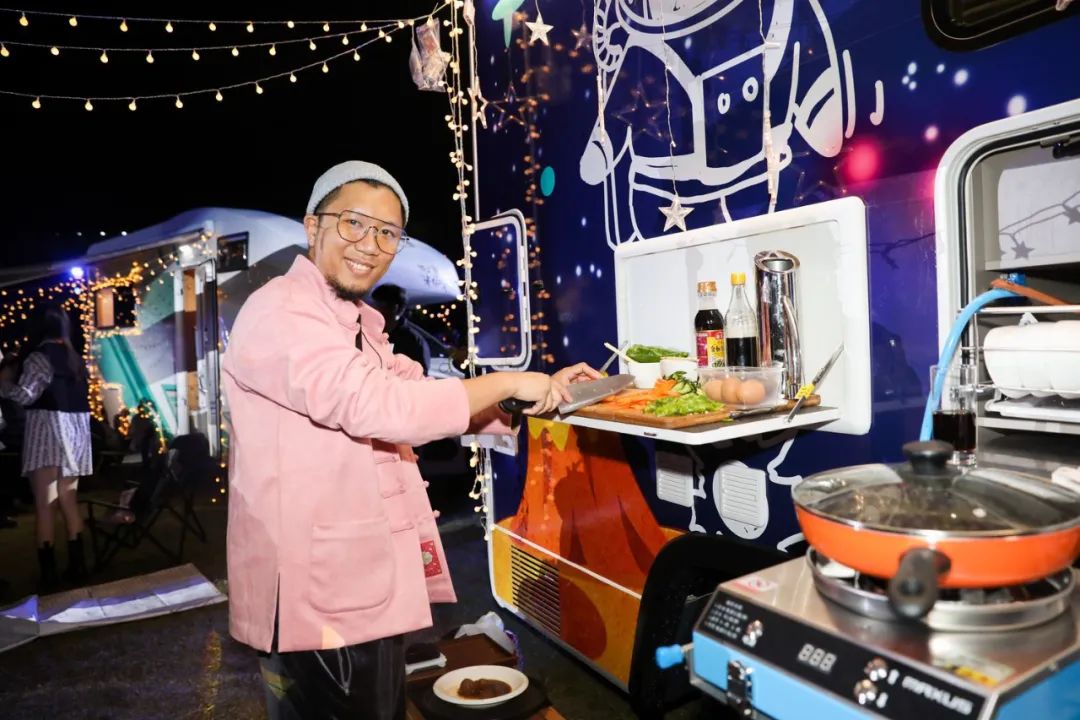 上汽大通的房車發(fā)布會(huì)活動(dòng)策劃了一場(chǎng)沉浸式的全系房車活動(dòng) - 第16張 - 會(huì)展活動(dòng)策劃CCASY.COM 上汽大通的房車發(fā)布會(huì)活動(dòng)策劃了一場(chǎng)沉浸式的全系房車活動(dòng) - 第16張