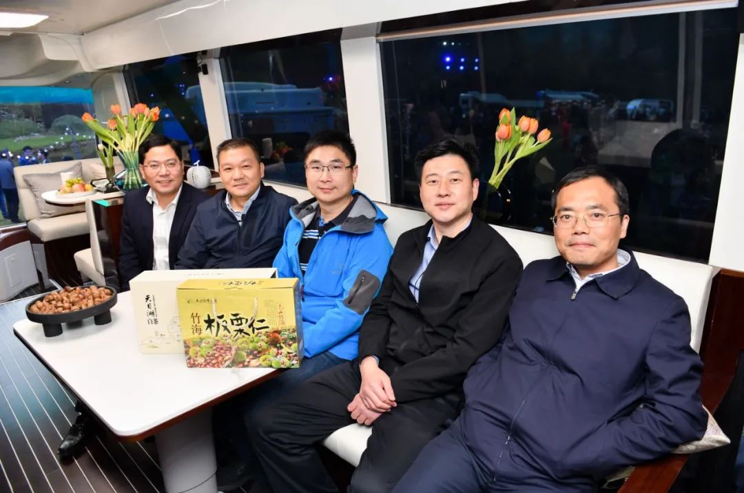 上汽大通的房車發(fā)布會(huì)活動(dòng)策劃了一場(chǎng)沉浸式的全系房車活動(dòng) - 第23張 - 會(huì)展活動(dòng)策劃CCASY.COM 上汽大通的房車發(fā)布會(huì)活動(dòng)策劃了一場(chǎng)沉浸式的全系房車活動(dòng) - 第23張