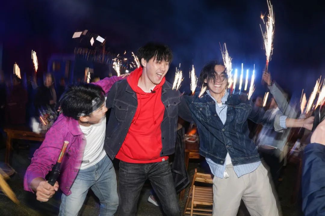 上汽大通的房車發(fā)布會(huì)活動(dòng)策劃了一場(chǎng)沉浸式的全系房車活動(dòng) - 第40張 - 會(huì)展活動(dòng)策劃CCASY.COM 上汽大通的房車發(fā)布會(huì)活動(dòng)策劃了一場(chǎng)沉浸式的全系房車活動(dòng) - 第40張