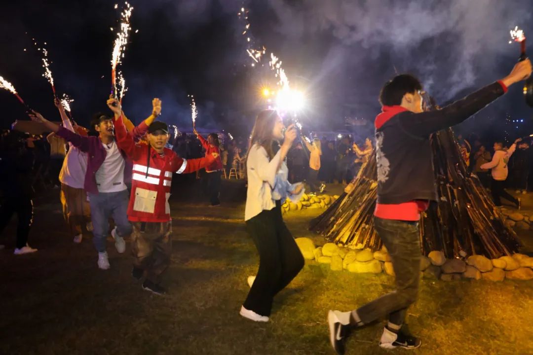 上汽大通的房車發(fā)布會(huì)活動(dòng)策劃了一場(chǎng)沉浸式的全系房車活動(dòng) - 第41張 - 會(huì)展活動(dòng)策劃CCASY.COM 上汽大通的房車發(fā)布會(huì)活動(dòng)策劃了一場(chǎng)沉浸式的全系房車活動(dòng) - 第41張