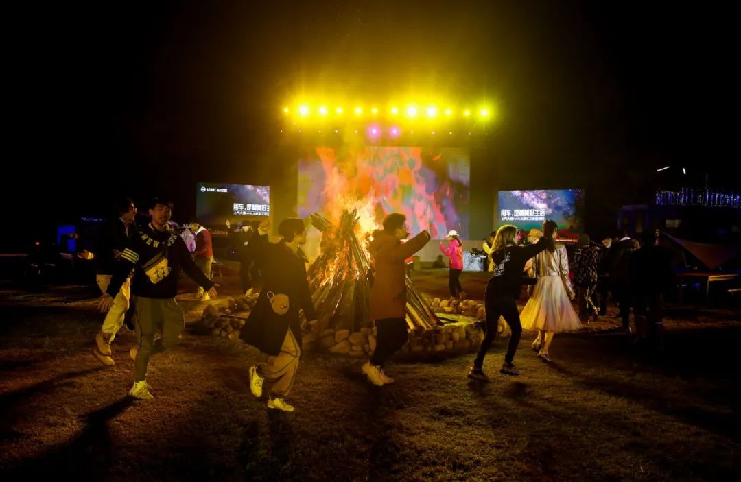 上汽大通的房車發(fā)布會(huì)活動(dòng)策劃了一場(chǎng)沉浸式的全系房車活動(dòng) - 第42張 - 會(huì)展活動(dòng)策劃CCASY.COM 上汽大通的房車發(fā)布會(huì)活動(dòng)策劃了一場(chǎng)沉浸式的全系房車活動(dòng) - 第42張