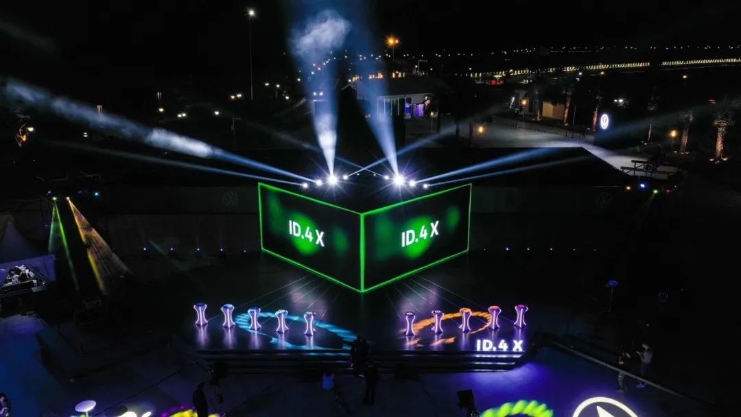 上汽大眾三城同步的新車(chē)亮相活動(dòng)策劃視覺(jué)沖擊力太震撼了 - 第11張 - 會(huì)展活動(dòng)策劃CCASY.COM 上汽大眾三城同步的新車(chē)亮相活動(dòng)策劃視覺(jué)沖擊力太震撼了 - 第11張