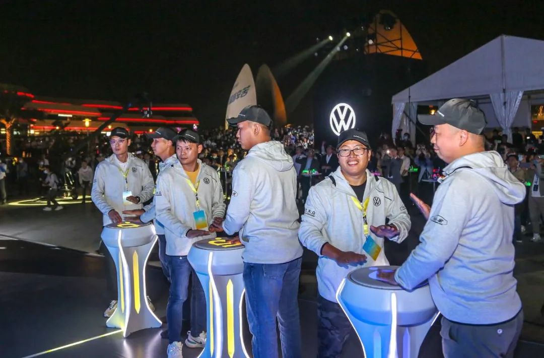 上汽大眾三城同步的新車(chē)亮相活動(dòng)策劃視覺(jué)沖擊力太震撼了 - 第13張 - 會(huì)展活動(dòng)策劃CCASY.COM 上汽大眾三城同步的新車(chē)亮相活動(dòng)策劃視覺(jué)沖擊力太震撼了 - 第13張