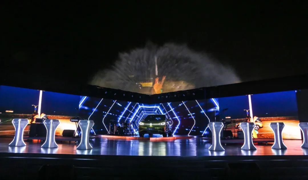 上汽大眾三城同步的新車(chē)亮相活動(dòng)策劃視覺(jué)沖擊力太震撼了 - 第16張 - 會(huì)展活動(dòng)策劃CCASY.COM 上汽大眾三城同步的新車(chē)亮相活動(dòng)策劃視覺(jué)沖擊力太震撼了 - 第16張