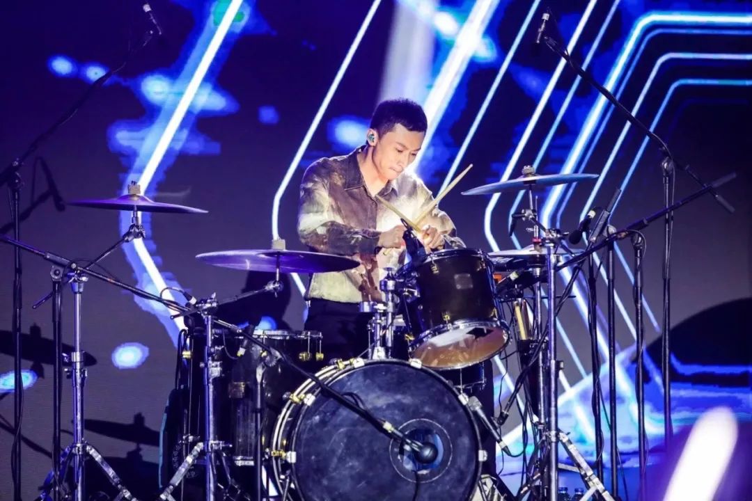 上汽大眾三城同步的新車(chē)亮相活動(dòng)策劃視覺(jué)沖擊力太震撼了 - 第19張 - 會(huì)展活動(dòng)策劃CCASY.COM 上汽大眾三城同步的新車(chē)亮相活動(dòng)策劃視覺(jué)沖擊力太震撼了 - 第19張