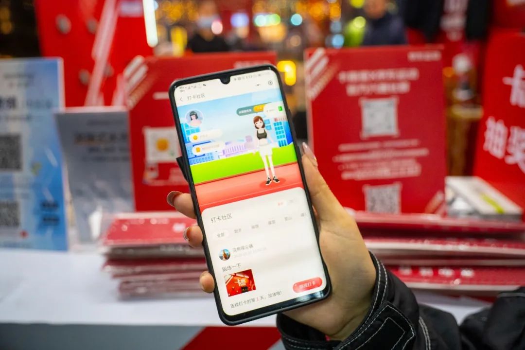 京東運(yùn)動(dòng)「卡路里儲(chǔ)蓄社」快閃店活動(dòng)策劃猶如變形金剛般炫酷 - 第7張 - 會(huì)展活動(dòng)策劃CCASY.COM 京東運(yùn)動(dòng)「卡路里儲(chǔ)蓄社」快閃店活動(dòng)策劃猶如變形金剛般炫酷 - 第7張