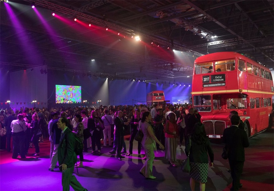 據(jù)說(shuō)這場(chǎng)國(guó)際會(huì)議活動(dòng)策劃改造的體驗(yàn)區(qū)很有趣，標(biāo)識(shí)性很明顯