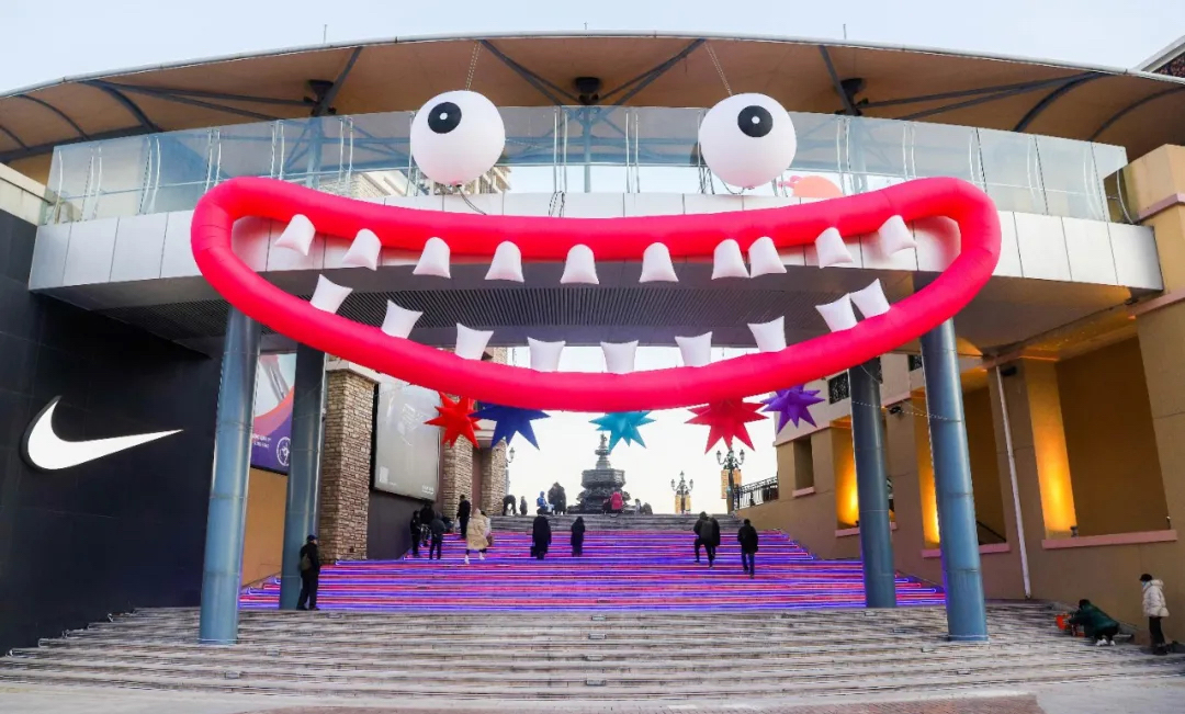 聽說今年的藍色港灣燈光節(jié)活動策劃被一群怪獸占據(jù)了風(fēng)頭 - 第10張 - 會展活動策劃CCASY.COM 聽說今年的藍色港灣燈光節(jié)活動策劃被一群怪獸占據(jù)了風(fēng)頭 - 第10張