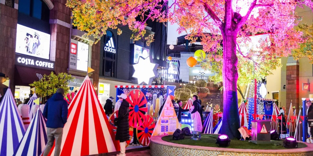 聽說今年的藍色港灣燈光節(jié)活動策劃被一群怪獸占據(jù)了風(fēng)頭 - 第16張 - 會展活動策劃CCASY.COM 聽說今年的藍色港灣燈光節(jié)活動策劃被一群怪獸占據(jù)了風(fēng)頭 - 第16張