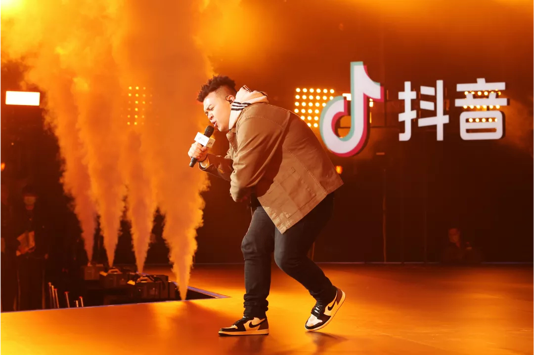 高調(diào)少年-抖音大學(xué)生音樂(lè)賽事活動(dòng)策劃決賽夜為高調(diào)青春正名 - 第22張 - 會(huì)展活動(dòng)策劃CCASY.COM 高調(diào)少年-抖音大學(xué)生音樂(lè)賽事活動(dòng)策劃決賽夜為高調(diào)青春正名 - 第22張