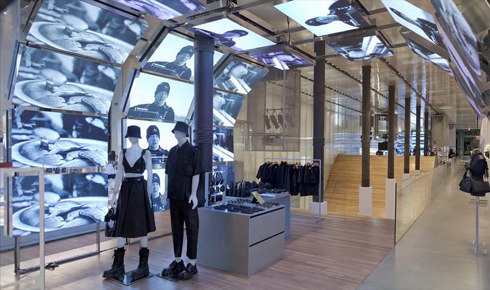 Prada再生尼龍系列快閃店活動策劃再現(xiàn)“再生尼龍”沉浸體驗 - 第3張 - 會展活動策劃CCASY.COM Prada再生尼龍系列快閃店活動策劃再現(xiàn)“再生尼龍”沉浸體驗 - 第3張