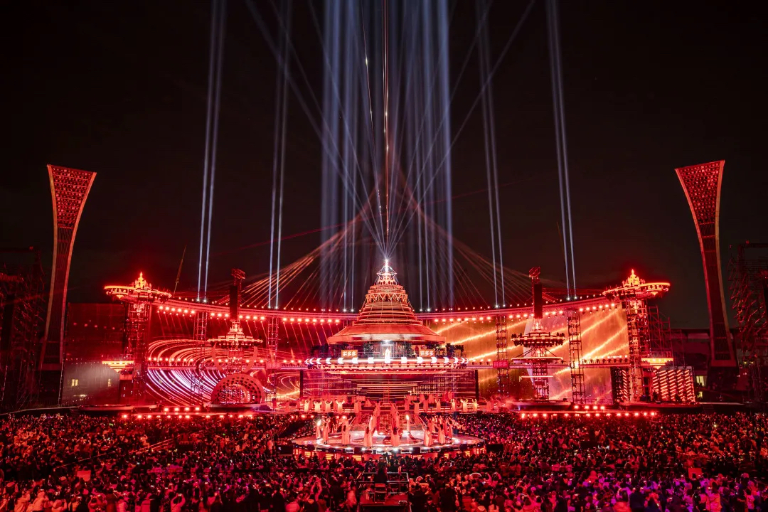 湖南衛(wèi)視今年的跨年演唱會活動策劃的「未來城」舞美太震撼了 - 第36張 - 會展活動策劃CCASY.COM 湖南衛(wèi)視今年的跨年演唱會活動策劃的「未來城」舞美太震撼了 - 第36張