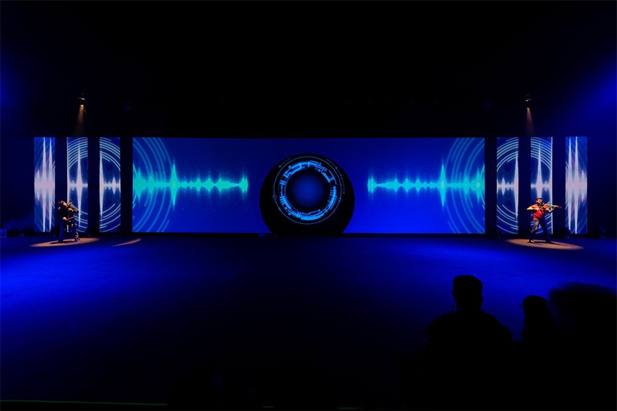 奔馳斯賓特( Sprinter)巴西發(fā)布會(huì)活動(dòng)策劃互動(dòng)體驗(yàn)感更足些 - 第15張 - 會(huì)展活動(dòng)策劃CCASY.COM 奔馳斯賓特( Sprinter)巴西發(fā)布會(huì)活動(dòng)策劃互動(dòng)體驗(yàn)感更足些 - 第15張