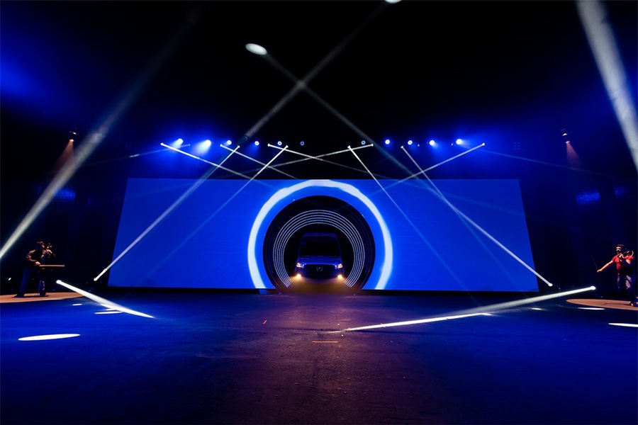 奔馳斯賓特( Sprinter)巴西發(fā)布會(huì)活動(dòng)策劃互動(dòng)體驗(yàn)感更足些 - 第18張 - 會(huì)展活動(dòng)策劃CCASY.COM 奔馳斯賓特( Sprinter)巴西發(fā)布會(huì)活動(dòng)策劃互動(dòng)體驗(yàn)感更足些 - 第18張