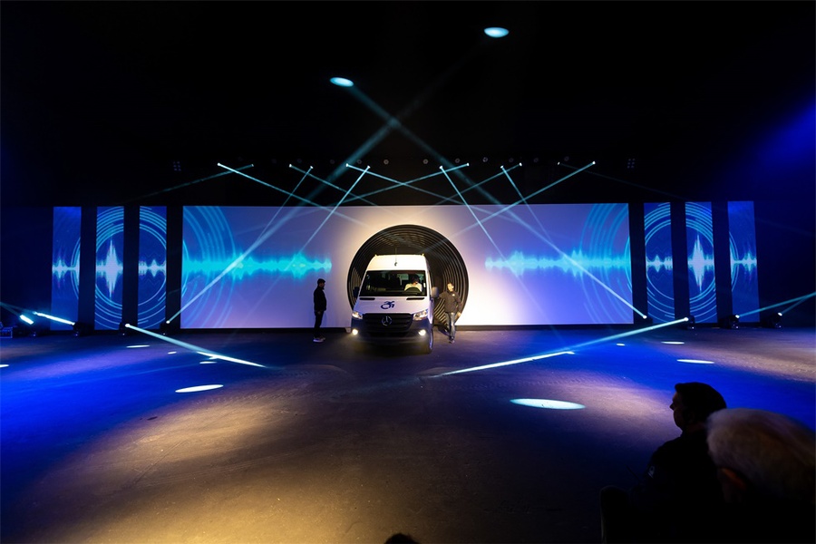 奔馳斯賓特( Sprinter)巴西發(fā)布會(huì)活動(dòng)策劃互動(dòng)體驗(yàn)感更足些 - 第21張 - 會(huì)展活動(dòng)策劃CCASY.COM 奔馳斯賓特( Sprinter)巴西發(fā)布會(huì)活動(dòng)策劃互動(dòng)體驗(yàn)感更足些 - 第21張