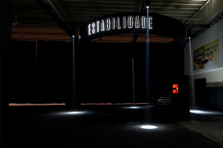 奔馳斯賓特( Sprinter)巴西發(fā)布會(huì)活動(dòng)策劃互動(dòng)體驗(yàn)感更足些 - 第26張 - 會(huì)展活動(dòng)策劃CCASY.COM 奔馳斯賓特( Sprinter)巴西發(fā)布會(huì)活動(dòng)策劃互動(dòng)體驗(yàn)感更足些 - 第26張